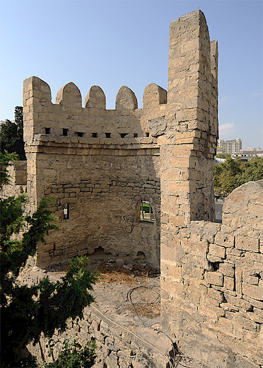 Double city gate north of Qoşa Gala, pre-state