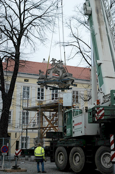 Abbau mit schwerem Kran