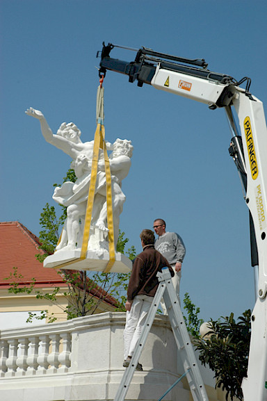 Transport und Montage der fertigen Kopien in Schlosshof