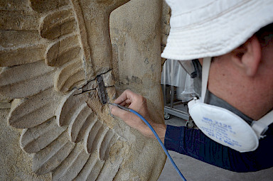 Cleaning the iron brackets