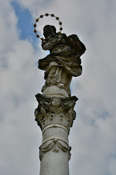 Sculpture of Maria, pre-state