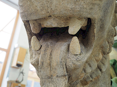 Natural stone reconstruction Fangs