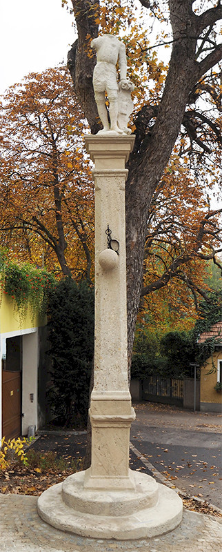 Prangersäule Hollenburg - nach Fertigstellung