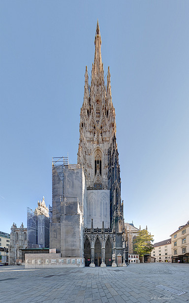 Lower south tower, southwestern section and Friedrich pediment scaffolded